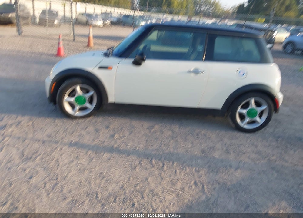 2005 MINI COOPER VIN: WMWRC33515TK60417