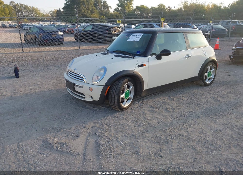 2005 MINI COOPER VIN: WMWRC33515TK60417