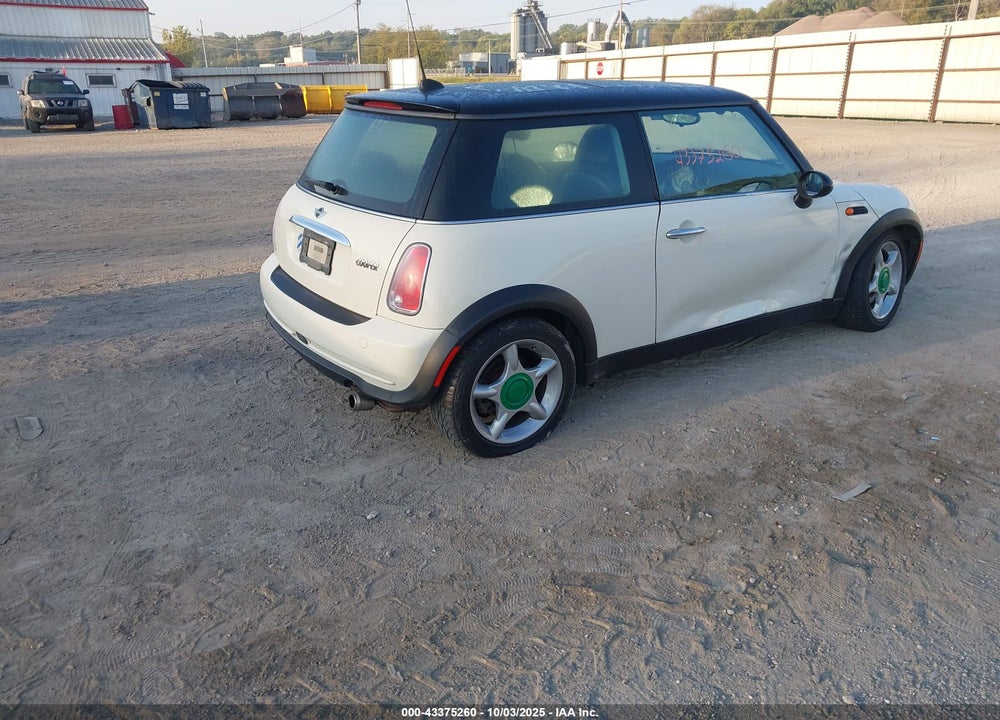 2005 MINI COOPER VIN: WMWRC33515TK60417