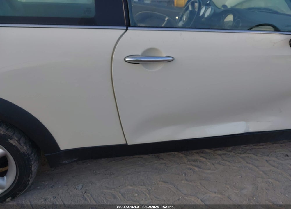 2005 MINI COOPER VIN: WMWRC33515TK60417