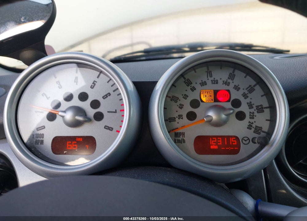 2005 MINI COOPER VIN: WMWRC33515TK60417