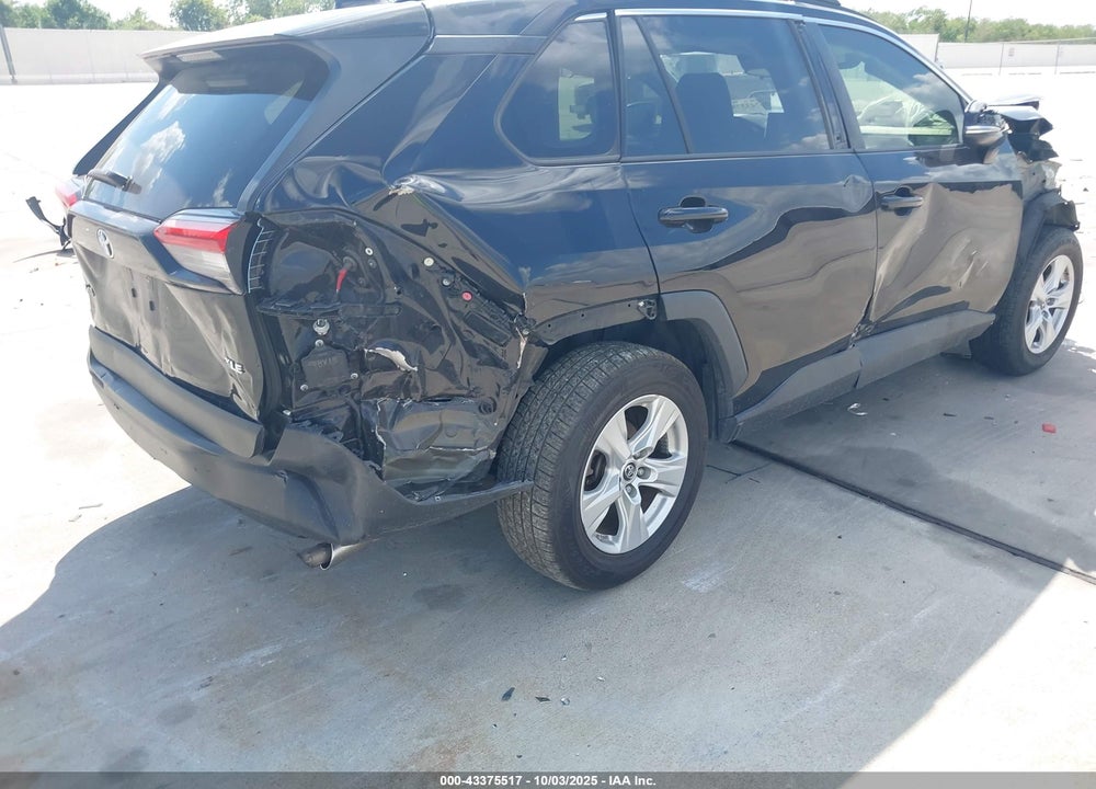 2019 TOYOTA RAV4 XLE VIN: JTMW1RFV5KD511696