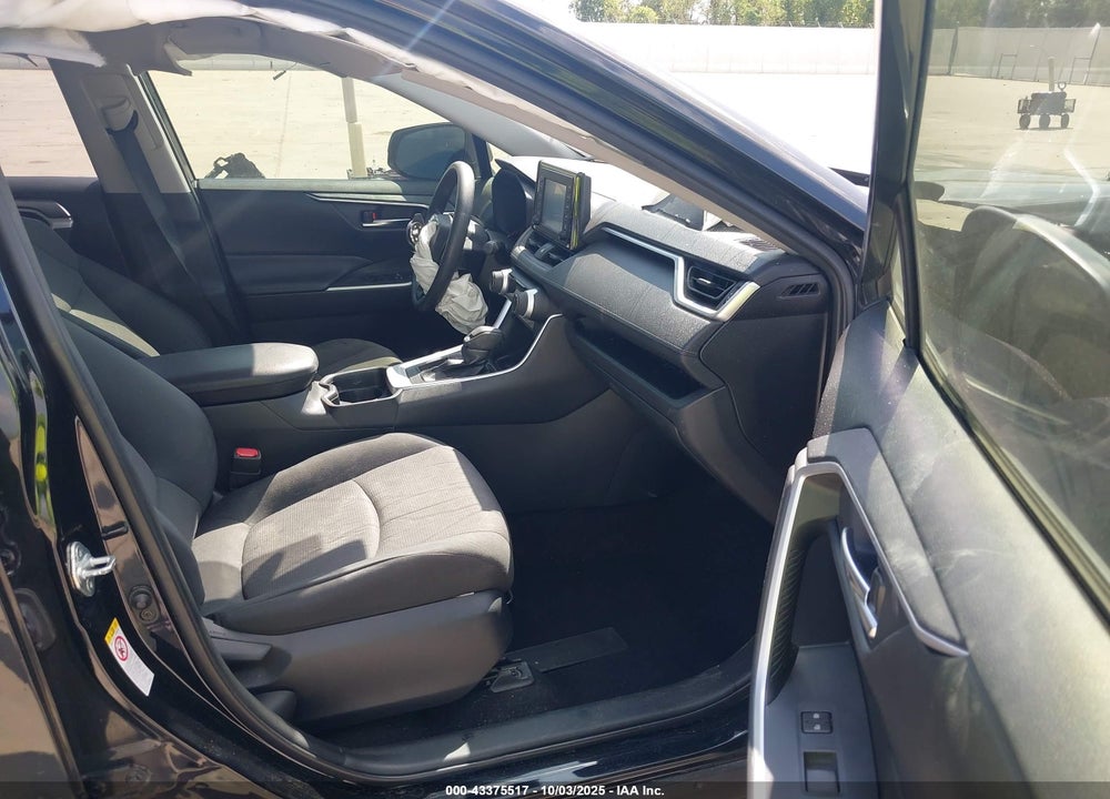 2019 TOYOTA RAV4 XLE VIN: JTMW1RFV5KD511696