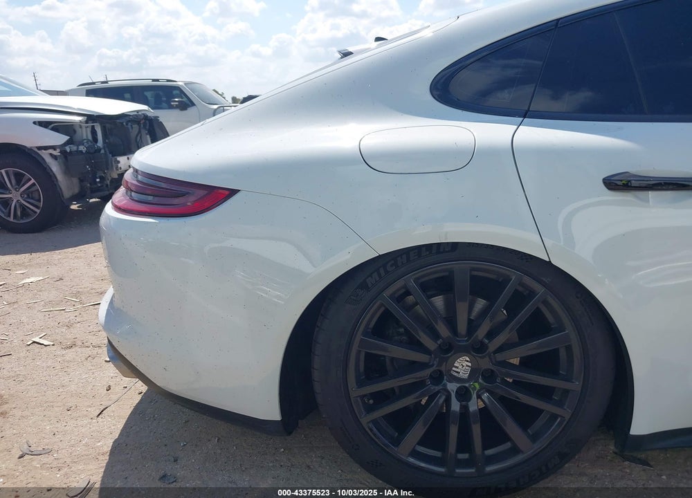 2018 PORSCHE PANAMERA 4 VIN: WP0AA2A74JL101924