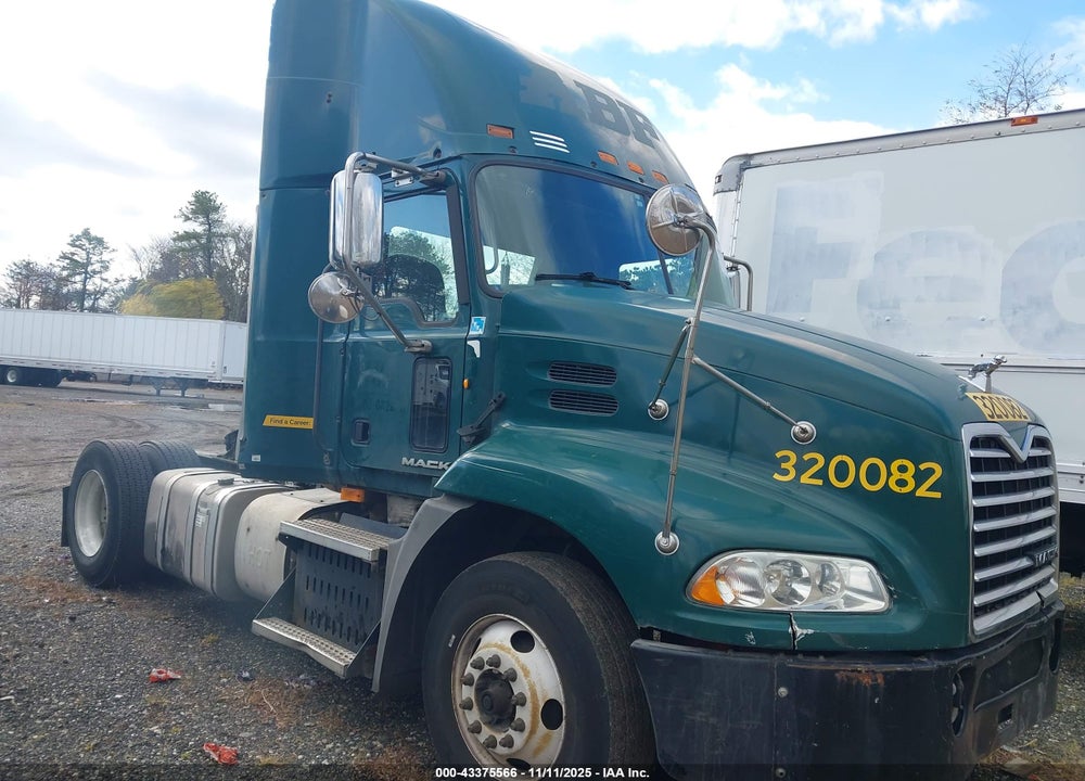 2013 MACK 600 CXU600 VIN: 1M1AW01X1DM005009