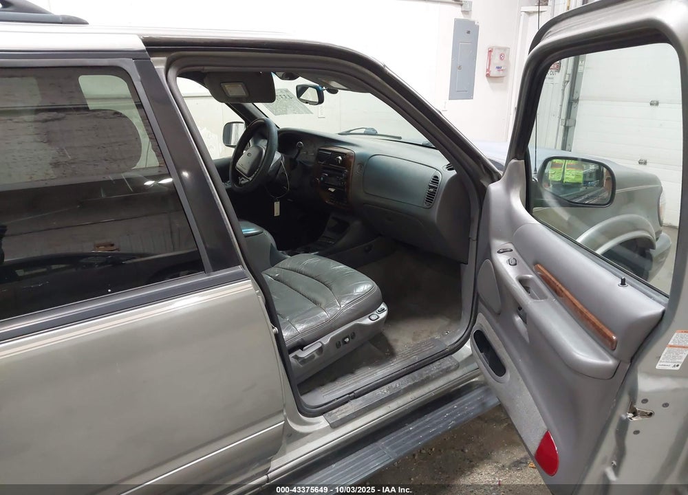 2001 FORD EXPLORER LIMITED VIN: 1FMDU85P41UB09142