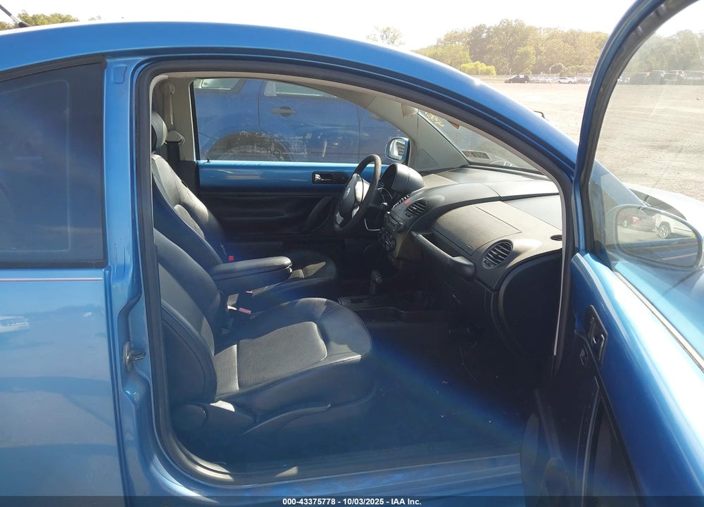 2010 VOLKSWAGEN BEETLE VIN: 3VWPG3AGXAM002499