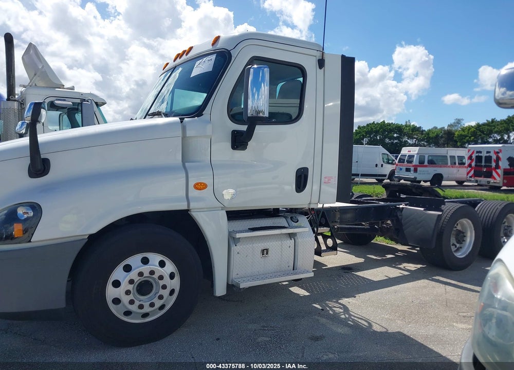 2018 FREIGHTLINER CASCADIA 125 VIN: 1FUGGEDV6JLHB4056
