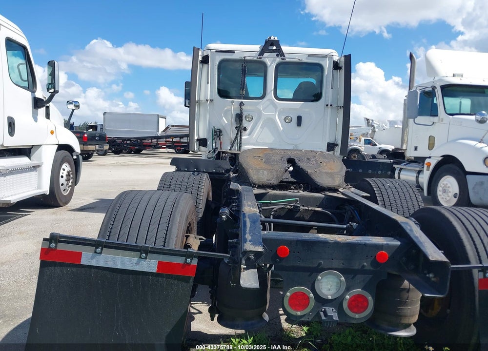 2018 FREIGHTLINER CASCADIA 125 VIN: 1FUGGEDV6JLHB4056