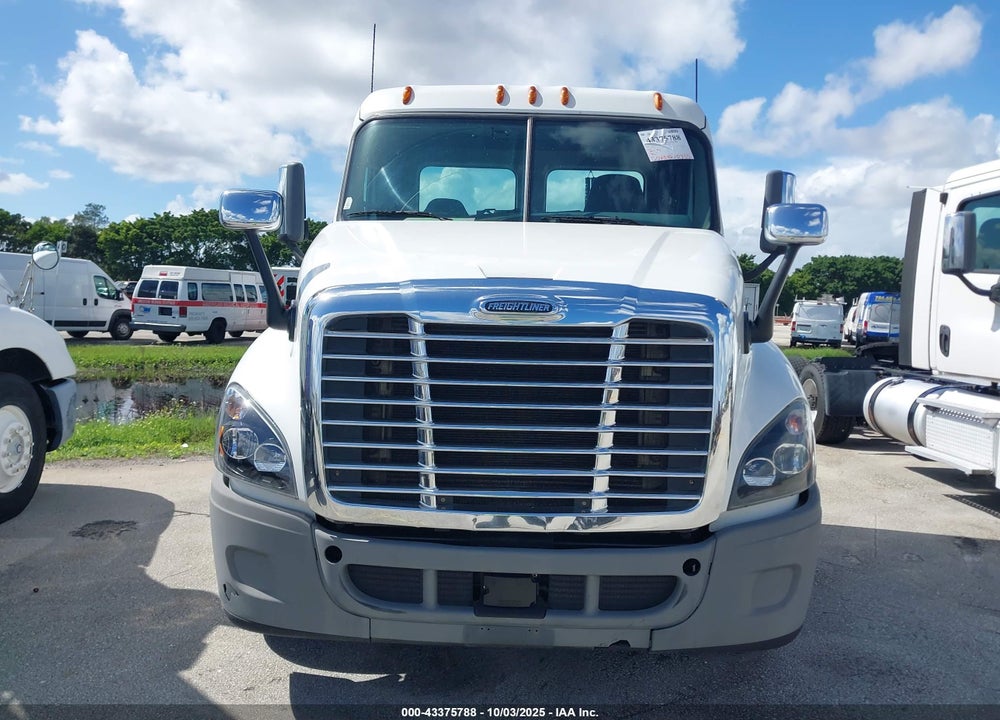 2018 FREIGHTLINER CASCADIA 125 VIN: 1FUGGEDV6JLHB4056