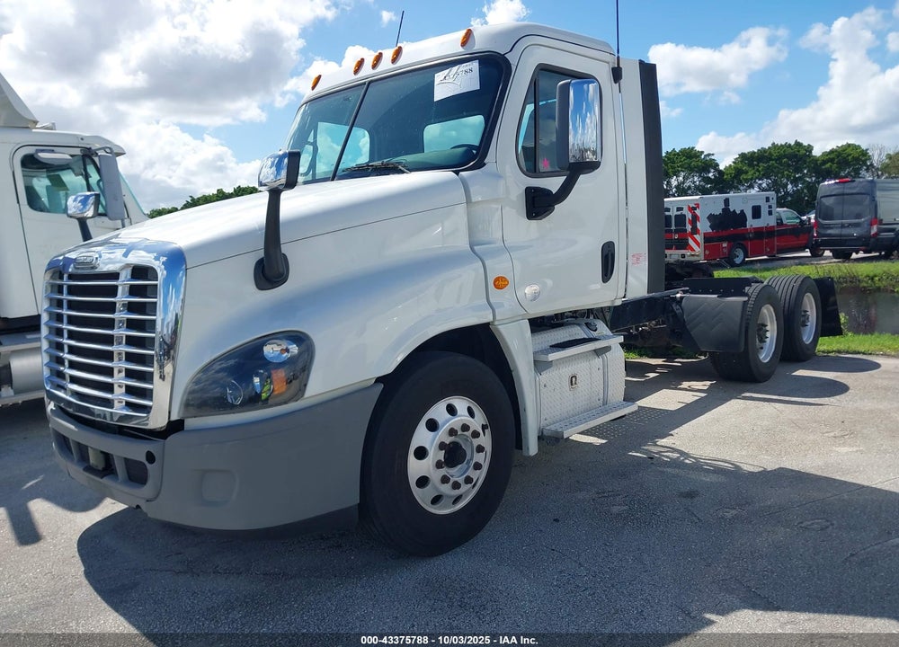 2018 FREIGHTLINER CASCADIA 125 VIN: 1FUGGEDV6JLHB4056
