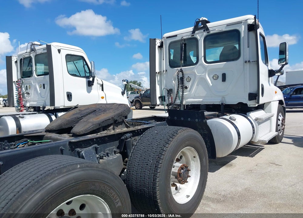 2018 FREIGHTLINER CASCADIA 125 VIN: 1FUGGEDV6JLHB4056
