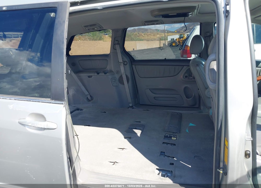 2004 TOYOTA SIENNA XLE/XLE LIMITED VIN: 5TDZA22C04S120200