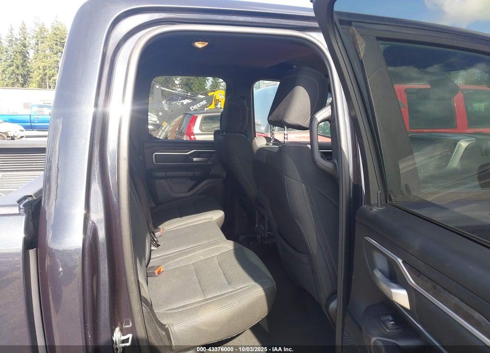 2021 RAM 1500 VIN: 1C6RREBT8MN801437