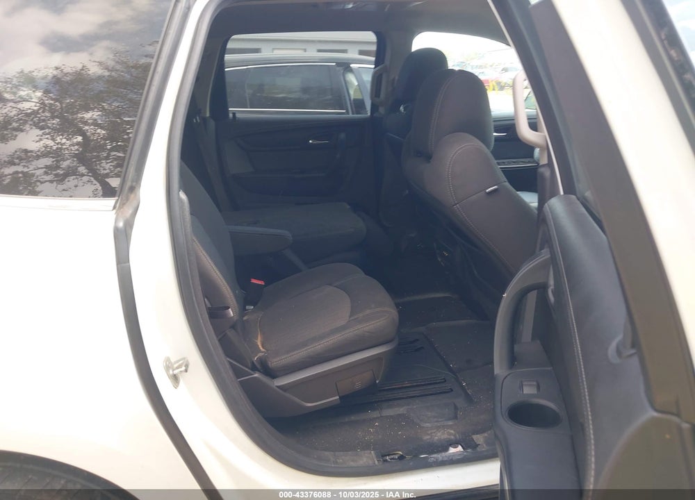 2015 CHEVROLET TRAVERSE 1LT VIN: 1GNKRGKD2FJ171074