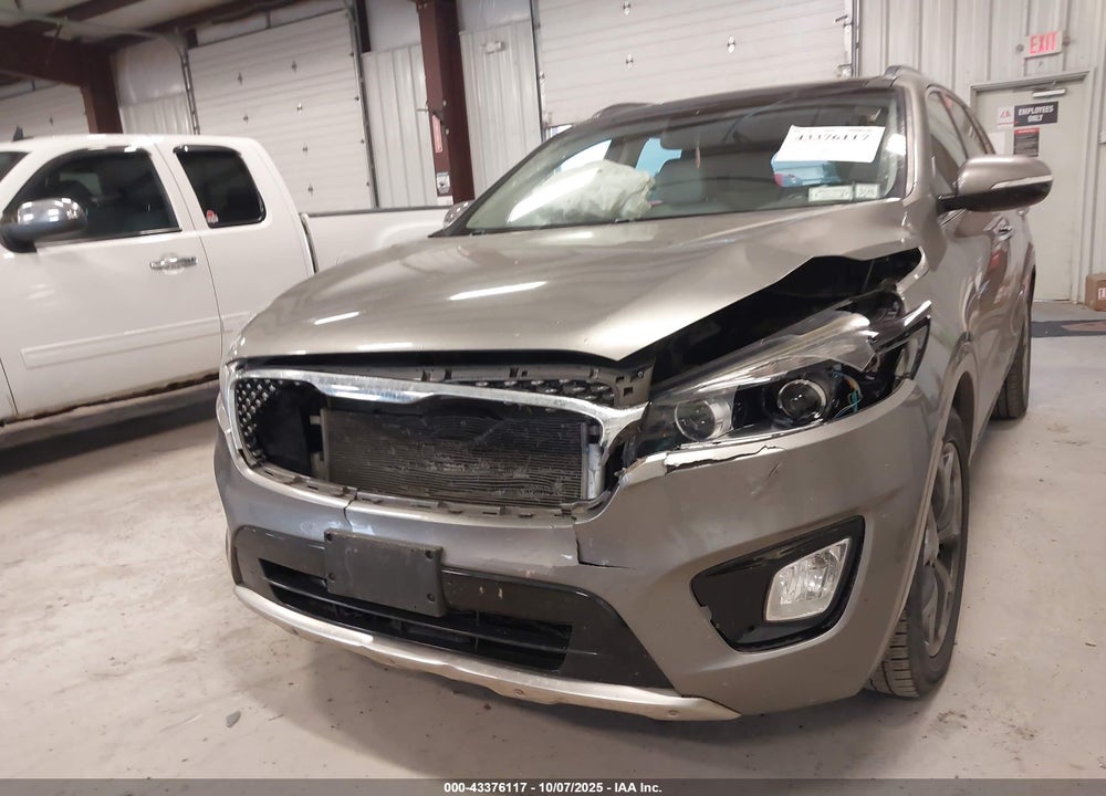 2016 KIA SORENTO VIN: 5XYPKDA57GG003766