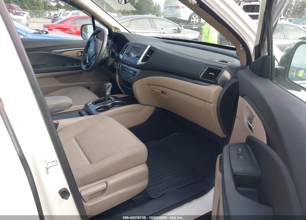 2017 HONDA RIDGELINE VIN: 5FPYK3F43HB015735