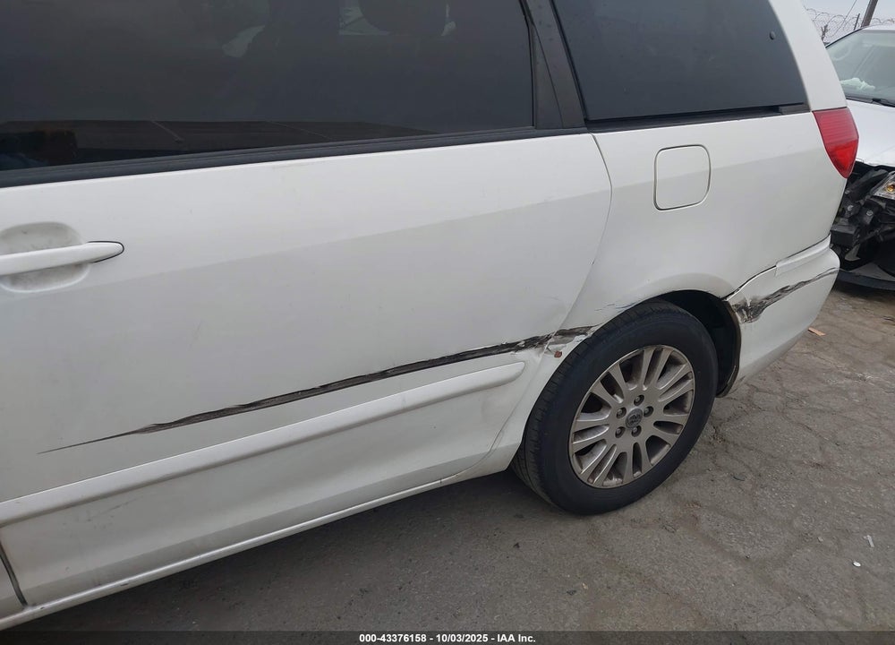 2009 TOYOTA SIENNA XLE VIN: 5TDZK22C19S235473