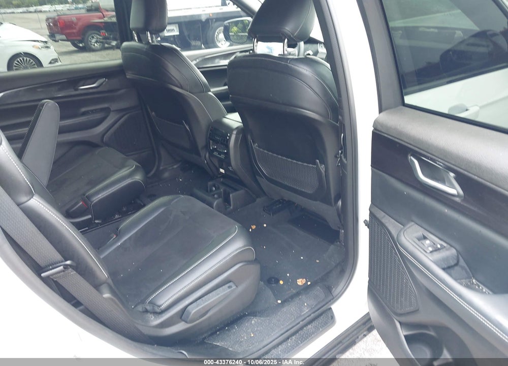 2023 JEEP GRAND CHEROKEE L ALTITUDE 4X2 VIN: 1C4RJJAG2P8714570