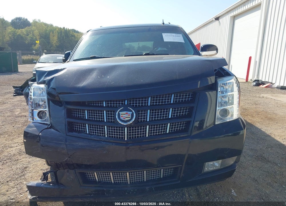 2013 CADILLAC ESCALADE ESV VIN: 1GYS4JEF5DR358500