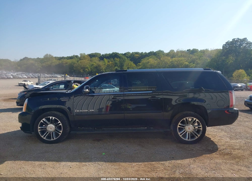 2013 CADILLAC ESCALADE ESV VIN: 1GYS4JEF5DR358500
