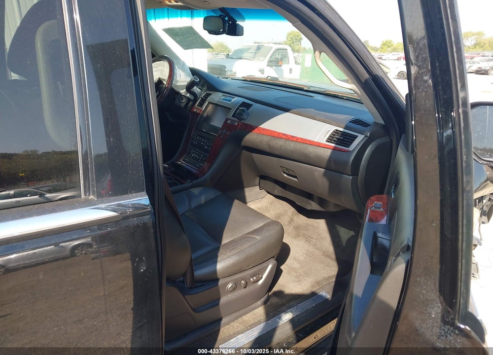 2013 CADILLAC ESCALADE ESV VIN: 1GYS4JEF5DR358500