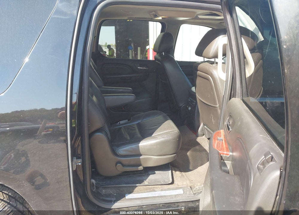 2013 CADILLAC ESCALADE ESV VIN: 1GYS4JEF5DR358500