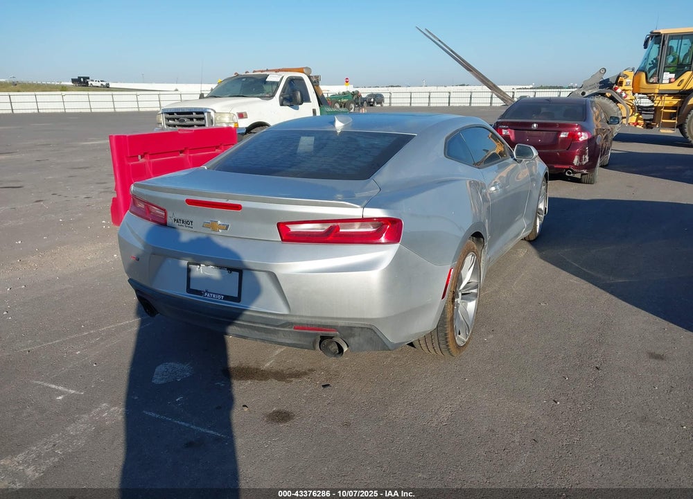 2016 CHEVROLET CAMARO VIN: 1G1FB1RX5G0187569