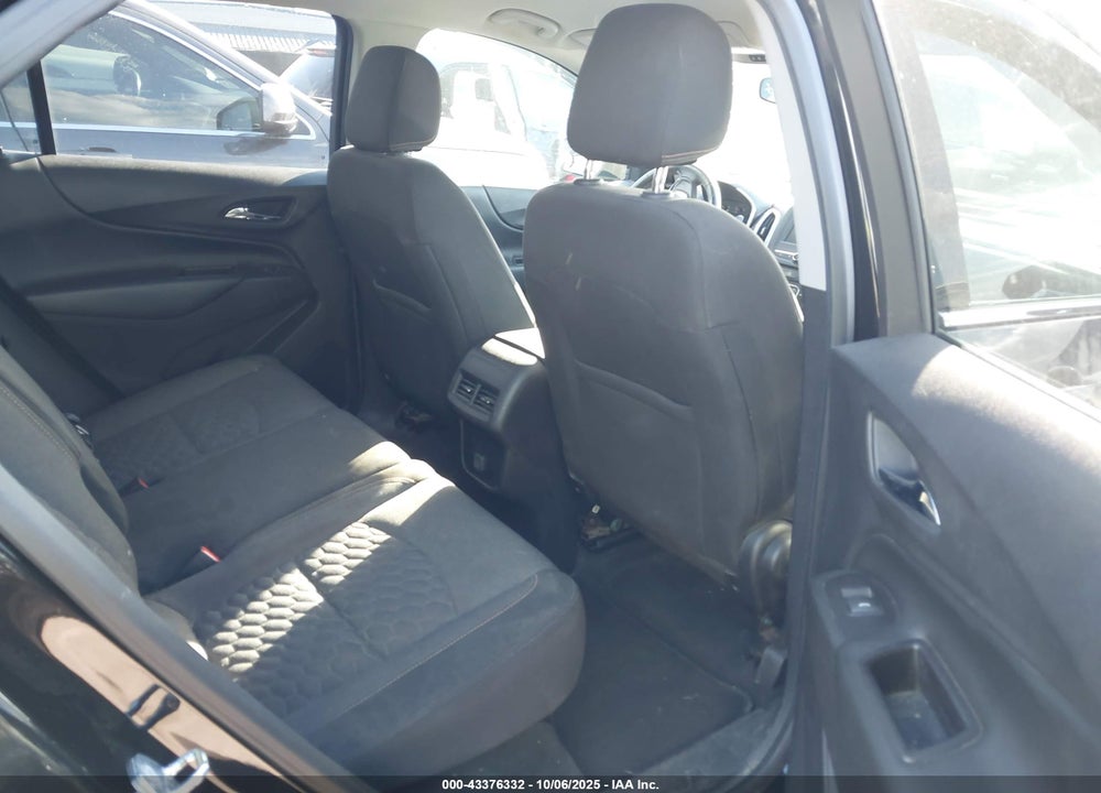 2018 CHEVROLET EQUINOX LT VIN: 2GNAXJEV0J6157053