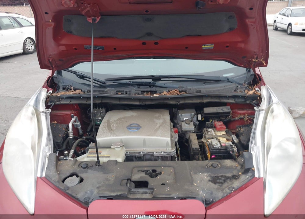 2015 NISSAN LEAF VIN: 1N4AZ0CP4FC331230