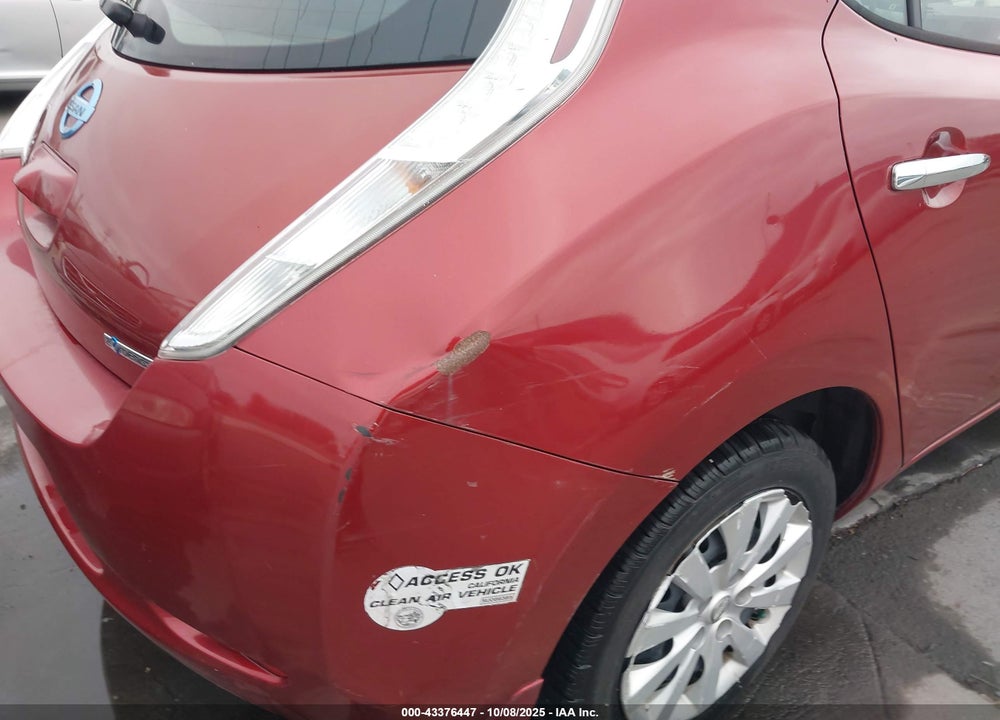 2015 NISSAN LEAF VIN: 1N4AZ0CP4FC331230