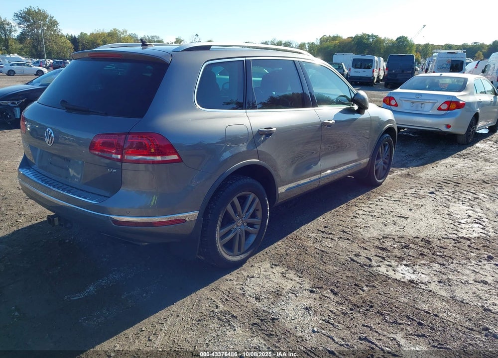 2016 VOLKSWAGEN TOUAREG VIN: WVGEF9BP5GD001470