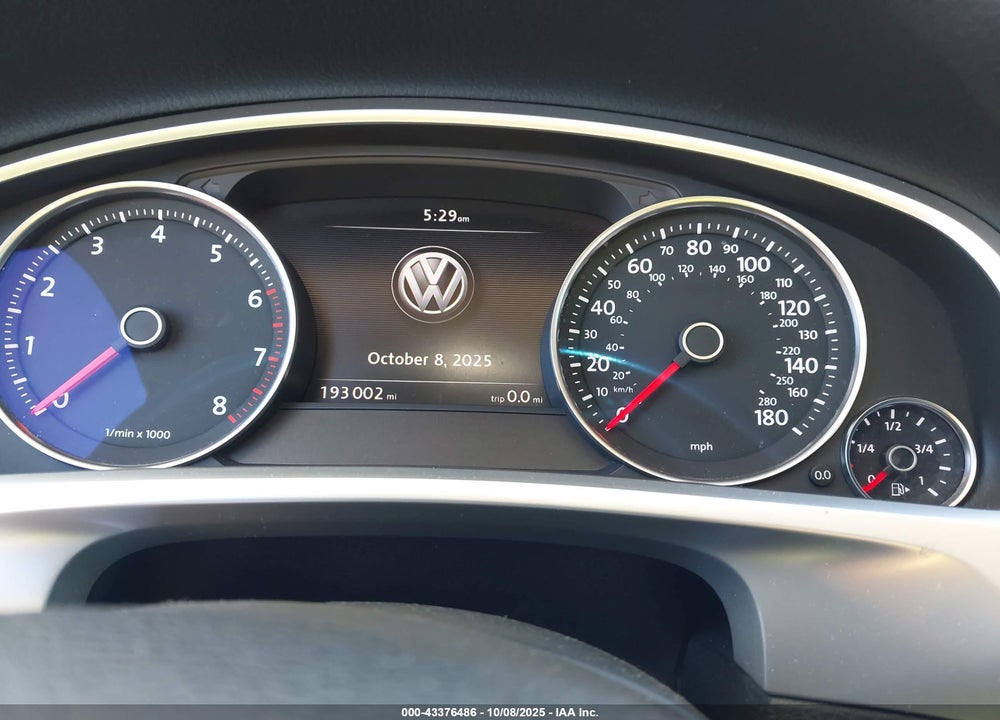 2016 VOLKSWAGEN TOUAREG VIN: WVGEF9BP5GD001470