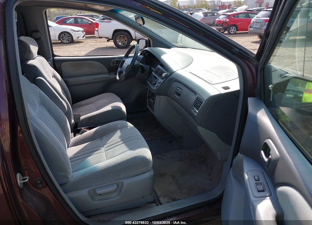 2000 TOYOTA SIENNA CE VIN: 4T3ZF19C0YU251164