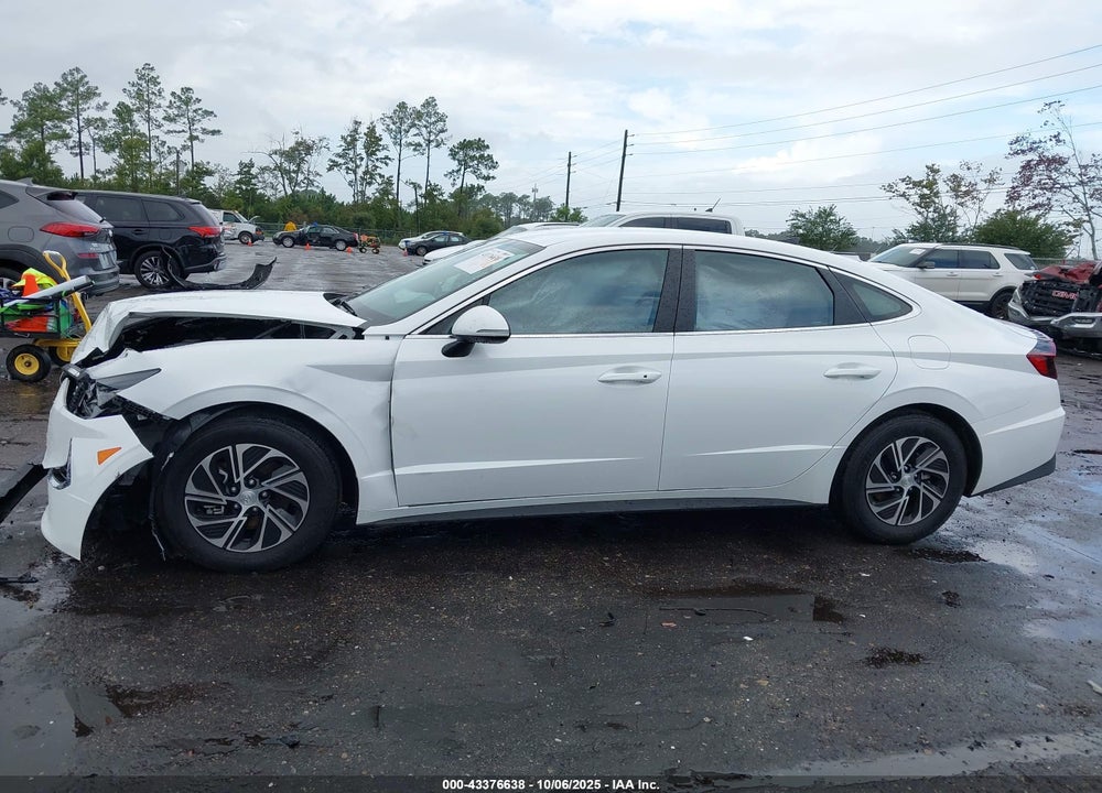 2023 HYUNDAI SONATA HYBRID VIN: KMHL24JJXPA077996