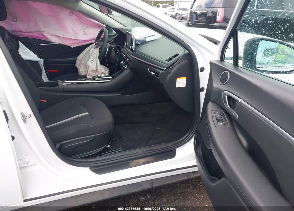 2023 HYUNDAI SONATA HYBRID VIN: KMHL24JJXPA077996