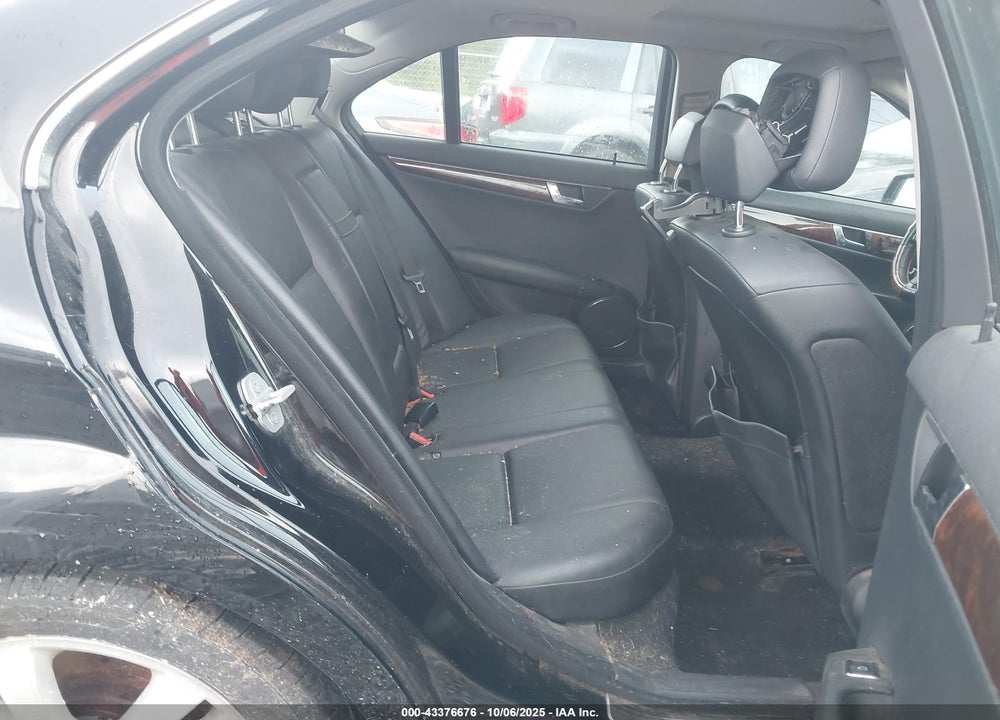 2010 MERCEDES-BENZ C 300 VIN: WDDGF8BBXAR093784