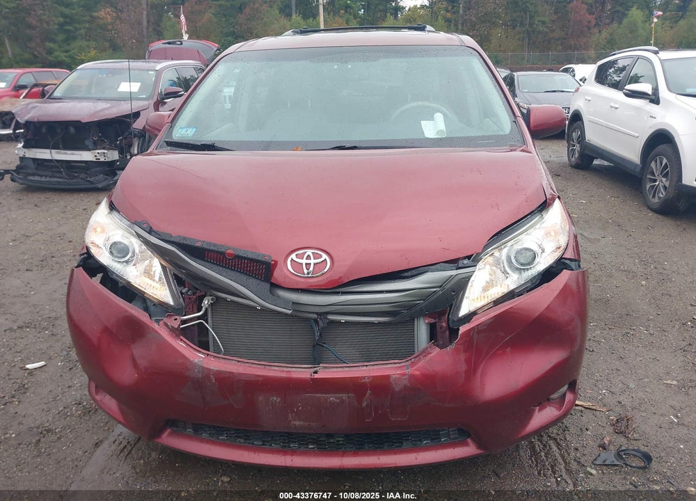 2013 TOYOTA SIENNA XLE V6 8 PASSENGER VIN: 5TDYK3DC1DS386143