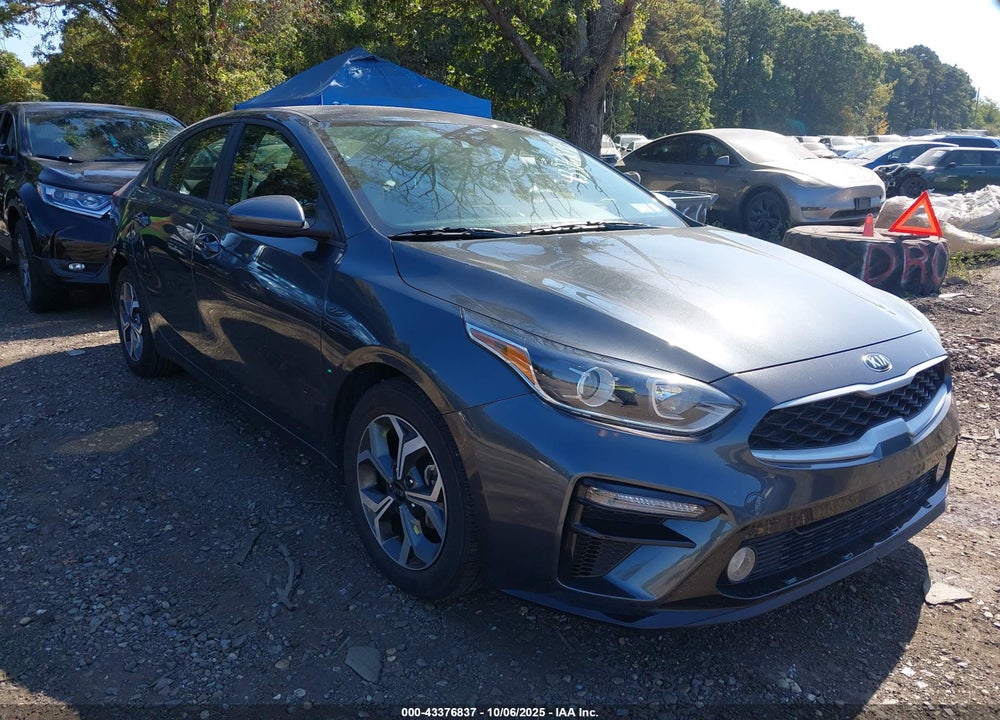 2021 KIA FORTE LXS VIN: 3KPF24AD6ME388037