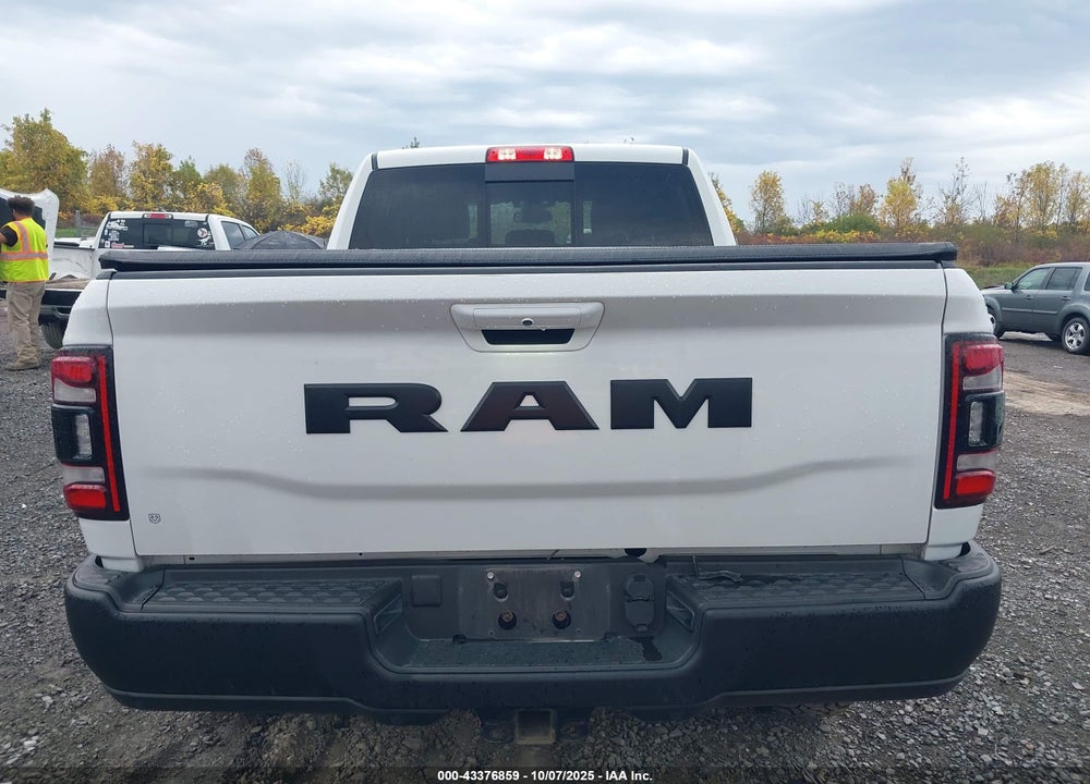 2022 RAM 2500 VIN: 3C6TR5EJ5NG184847