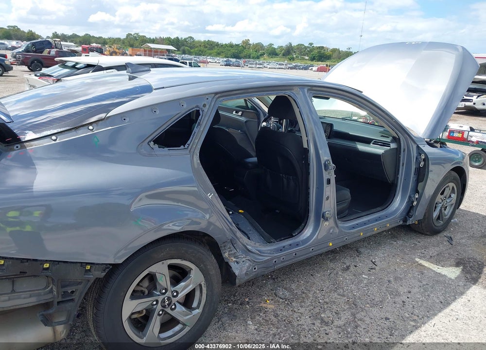 2022 KIA K5 LXS VIN: 5XXG14J27NG114652