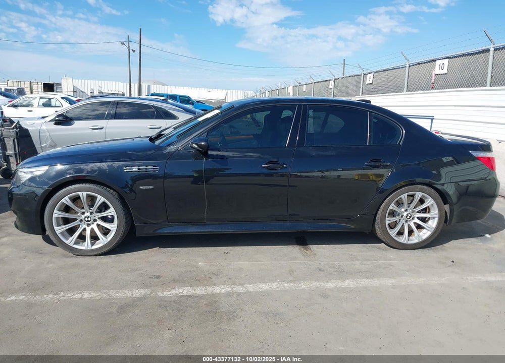 2008 BMW M5 VIN: WBSNB93548CX10453