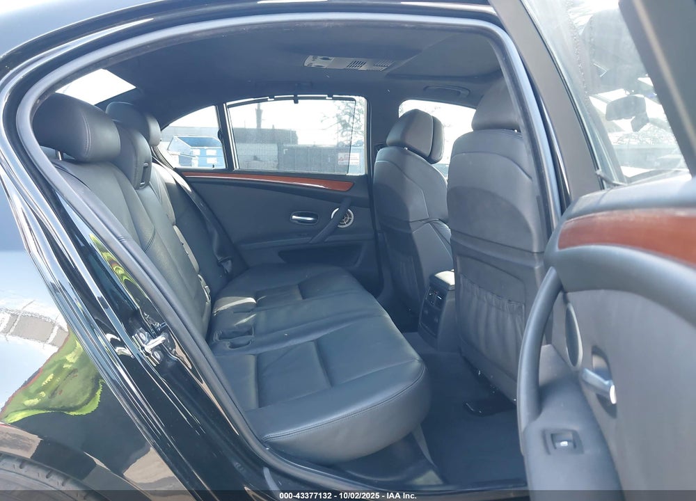 2008 BMW M5 VIN: WBSNB93548CX10453