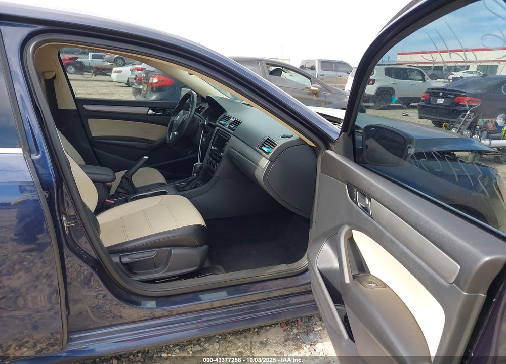 2014 VOLKSWAGEN PASSAT VIN: 1VWBT7A38EC051282