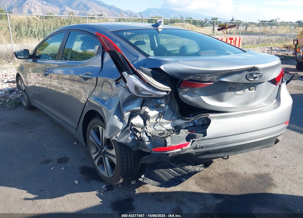 2015 HYUNDAI ELANTRA VIN: KMHDH4AH2FU229573
