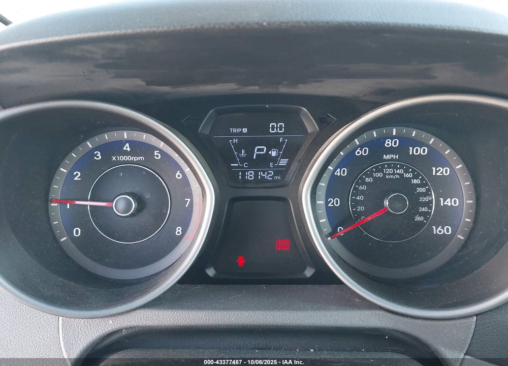 2015 HYUNDAI ELANTRA VIN: KMHDH4AH2FU229573