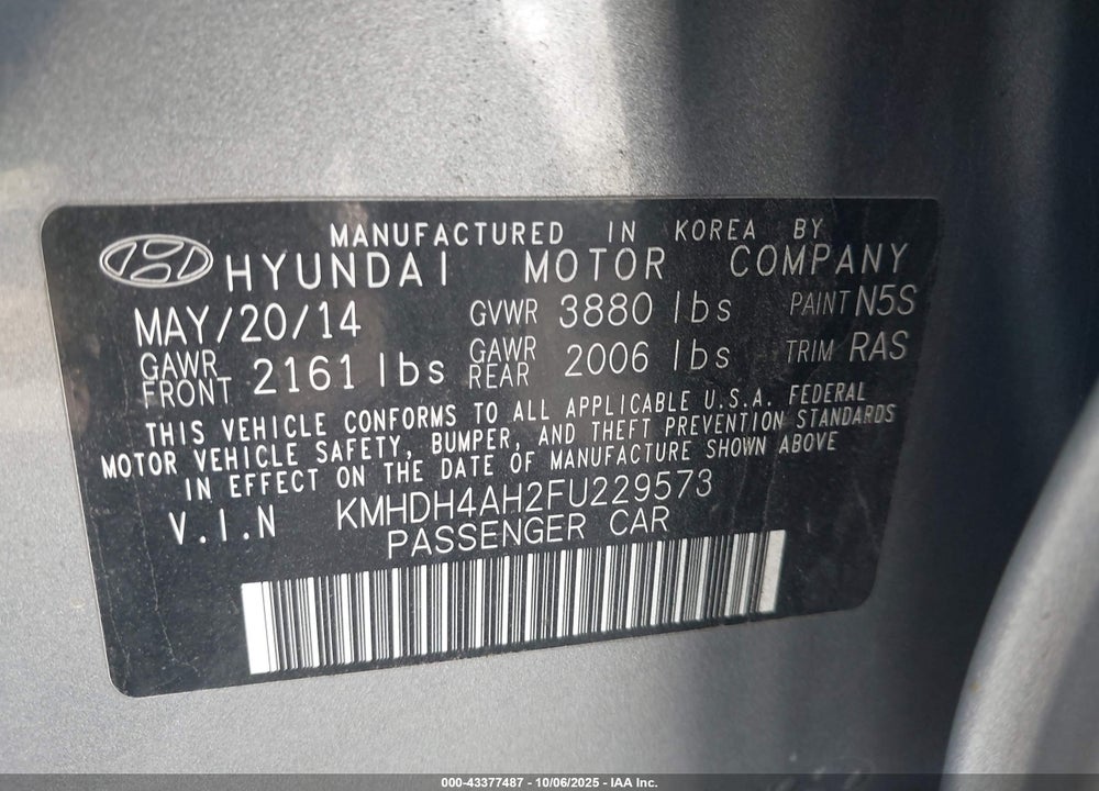 2015 HYUNDAI ELANTRA VIN: KMHDH4AH2FU229573