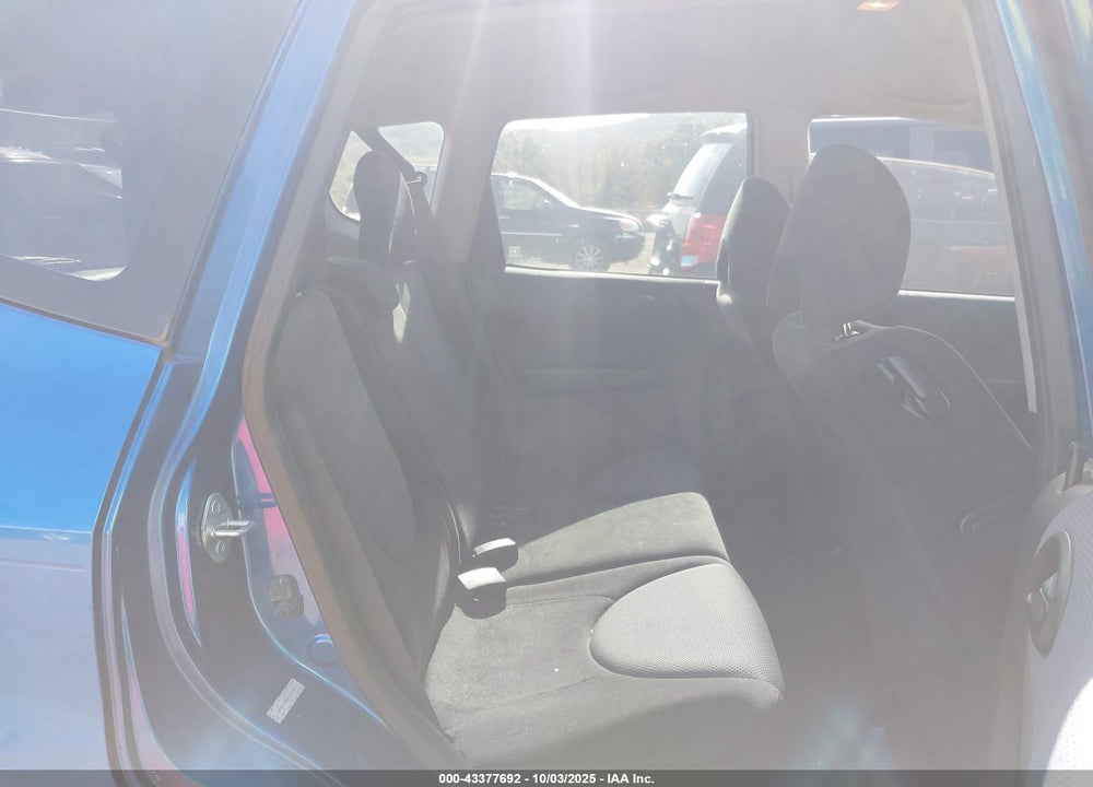 2007 HONDA FIT VIN: JHMGD38627S029557