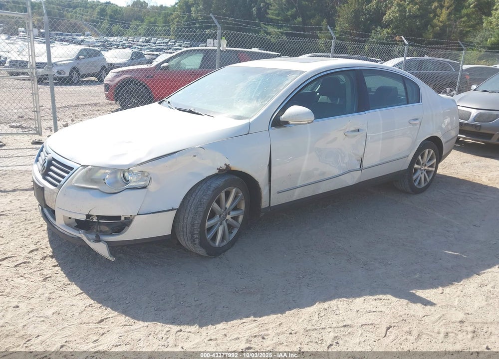 2010 VOLKSWAGEN PASSAT KOMFORT VIN: WVWJK7AN8AE137788