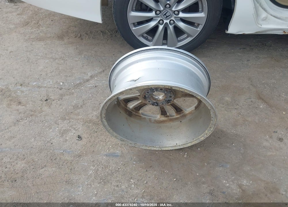 2011 HONDA ACCORD VIN: 1HGCP2F70BA127502